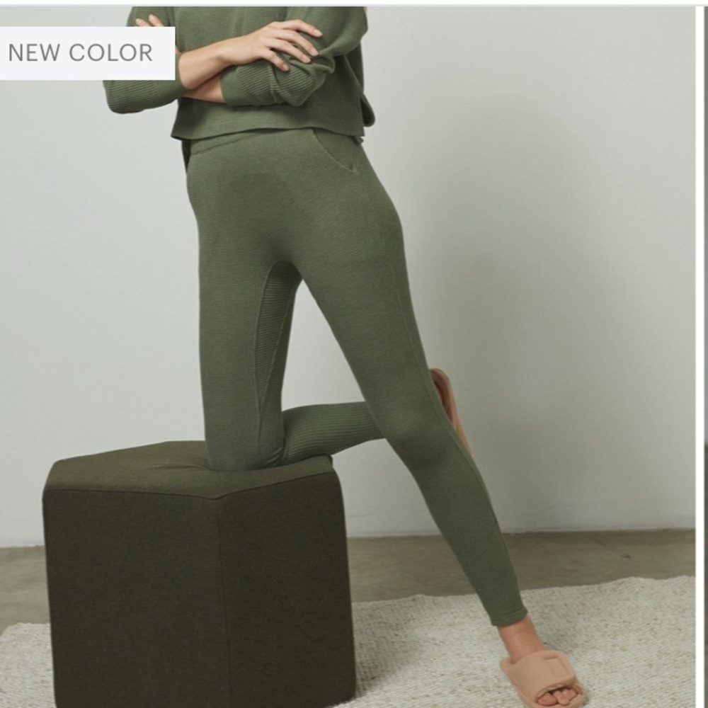 NWT Lunya Restore Thermal High Rise Legging